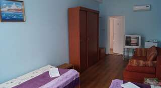 Гостиница Альбатрос Дагомыс Двухместный номер с 2 отдельными кроватями и общей ванной комнатой-1